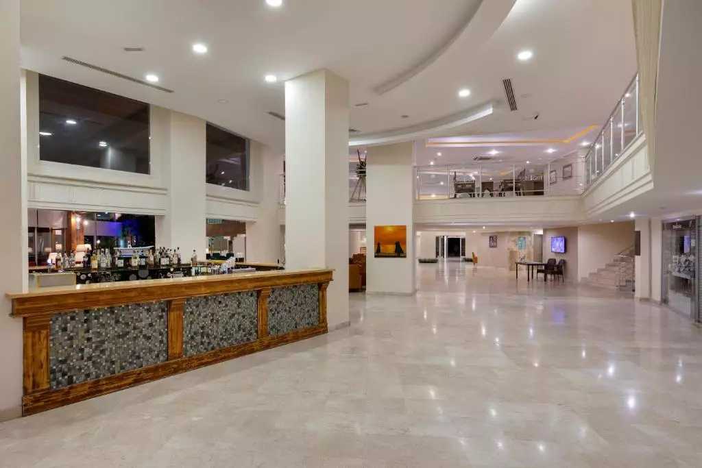 لابی SEALIGHT RESORT KUSADASI